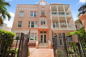 642 Michigan Ave APT 12, Miami Beach, FL 33139, Sold 08/16/22