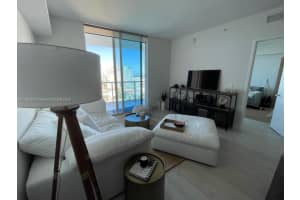 185 SW 7th St APT 2703, Miami, FL 33130, Sold 06/23/22