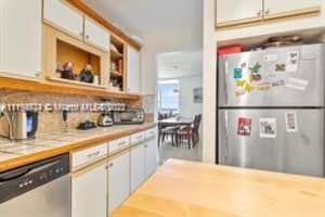 5005 Collins Ave, Miami Beach, FL 33140, Sold 11/22/22