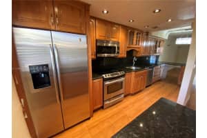 2608 W 60th St #120, Hialeah, FL 33016, Sold 06/02/22