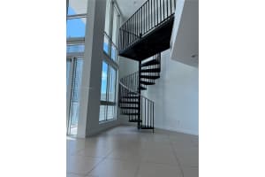 300 S Biscayne Blvd l 420, Miami, FL 33131, Sold 05/31/22