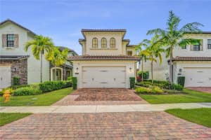 445 SW 113th Ln, Pembroke Pines, FL 33025, Sold 06/24/22