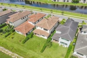 445 SW 113th Ln, Pembroke Pines, FL 33025, Sold 06/24/22