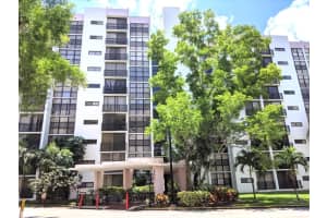 17011 N Bay Rd APT 114, Sunny Isles Beach, FL 33160, Sold 06/06/22