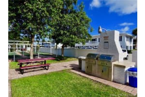 2191 NE 68th St APT 425, Fort Lauderdale, FL 33308, Sold 06/02/22
