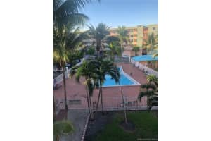 1655 W 44th Pl APT 453, Hialeah, FL 33012, Sold 07/13/22