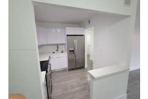 5201 NW 7th St APT 211, Miami, FL 33126, Sold 05/27/22