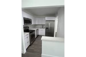5201 NW 7th St APT 211, Miami, FL 33126, Sold 05/27/22
