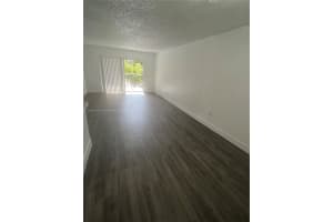 5201 NW 7th St APT 211, Miami, FL 33126, Sold 05/27/22