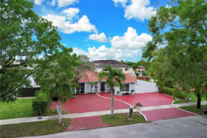 5940 NW 191st Terrace, Hialeah, FL 33015, Sold 08/31/22