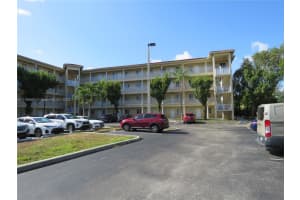 6940 NW 179th St Apt 403-7, Hialeah, FL 33015, Sold 06/01/22