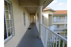 6940 NW 179th St Apt 403-7, Hialeah, FL 33015, Sold 06/01/22