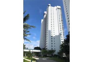 15051 Royal Oaks Ln APT 2402, North Miami, FL 33181, Sold 05/16/22