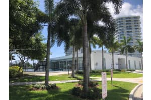 15051 Royal Oaks Ln APT 2402, North Miami, FL 33181, Sold 05/16/22