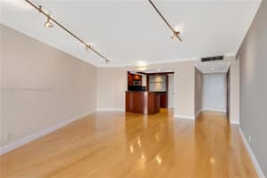 3800 Galt Ocean Dr APT 1112, Fort Lauderdale, FL 33308, Sold 05/31/22