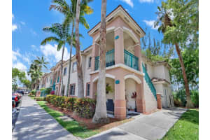 1270 SE 31st Ct Apt 206-35, Homestead, FL 33035, Sold 06/13/22