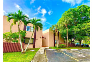 420 W Park Dr APT 204, Miami, FL 33172, Sold 06/03/22