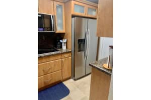 2899 Collins Ave APT 1726, Miami Beach, FL 33140, Sold 09/09/22