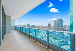 Epic Tower, 200 Biscayne Blvd Way, Miami, FL 33131, Sold 05/02/23