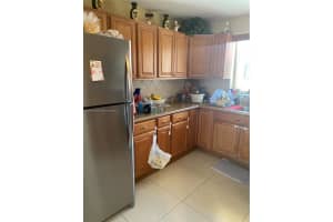 2735 W 60th Pl APT 204, Hialeah, FL 33016, Sold 06/08/22