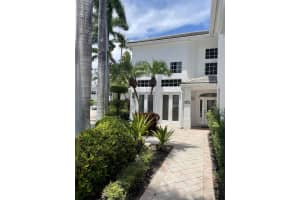 3651 NE 200th St, Miami, FL 33180, Sold 09/20/22