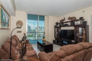185 SW 7th St APT 2103, Miami, FL 33130, Sold 07/07/22