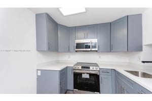 9350 Fontainebleau Blvd APT 307, Miami, FL 33172, Sold 08/21/22