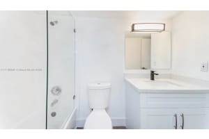 9350 Fontainebleau Blvd APT 307, Miami, FL 33172, Sold 08/21/22