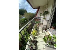 6711 N Kendall Dr APT 512, Pinecrest, FL 33156, Sold 06/10/22