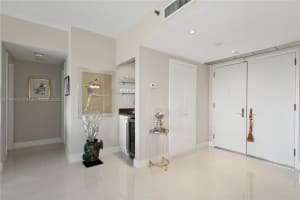 20281 E Country Club Dr APT 703, Aventura, FL 33180, Sold 06/28/22