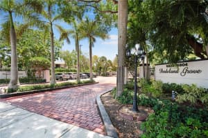 6886 N Kendall Dr APT D305, Pinecrest, FL 33156, Sold 06/10/22