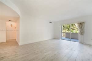 6886 N Kendall Dr APT D305, Pinecrest, FL 33156, Sold 06/10/22