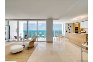 881 Ocean Dr, Key Biscayne, FL 33149, Sold 09/13/22