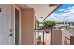5835 W 20th Ave Apt 109, Hialeah, FL 33012, Sold 06/06/22