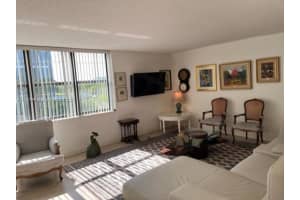 20401 NE 30th Ave Apt 420-8, Aventura, FL 33180, Sold 08/12/22