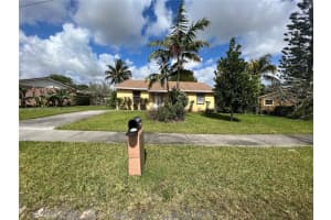 64 SW 17th Ave, Homestead, FL 33030, Sold 04/28/22