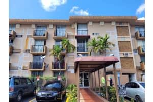 16450 NW 2nd Ave APT 303, Miami, FL 33169, Sold 05/25/22