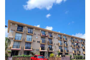16450 NW 2nd Ave APT 303, Miami, FL 33169, Sold 05/25/22