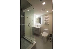 2625 Collins Ave APT 207, Miami Beach, FL 33140, Sold 05/31/22