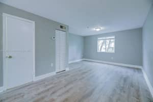 8027 NW 8th St APT 13, Miami, FL 33126, Sold 06/14/22