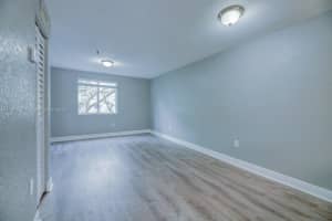 8027 NW 8th St APT 13, Miami, FL 33126, Sold 06/14/22