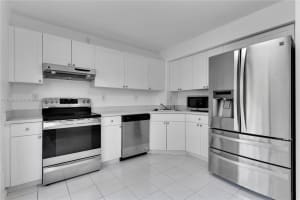 7810 SW 102nd Ln, Miami, FL 33156, Sold 06/06/22