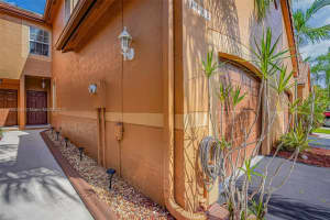 1539 Veracruz Ln, Weston, FL 33327, Sold 07/29/22