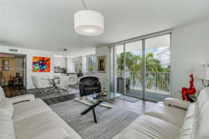 2801 NE 183rd St #417w, Aventura, FL 33160, Sold 08/22/22