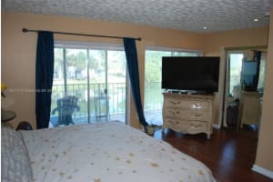 8394 SW 154th Ave APT 45, Miami, FL 33193, Sold 08/18/22