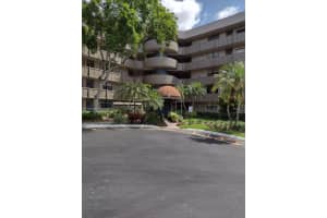 1001 Colony Point Cir APT 402, Pembroke Pines, FL 33026, Sold 08/30/22