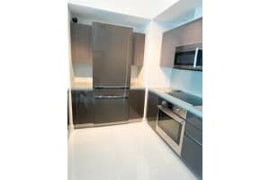 1080 Brickell Ave, Miami, FL 33131, Sold 12/09/22