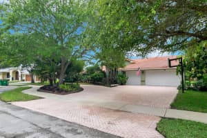 3875 SW 111th Way, Davie, FL 33328, Sold 05/31/22