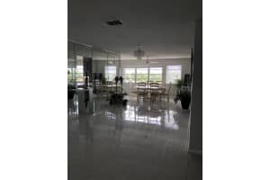 329 SE 3rd St #501s, Hallandale Beach, FL 33009, Sold 10/31/22