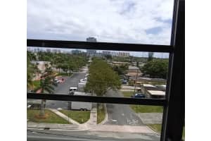 329 SE 3rd St #501s, Hallandale Beach, FL 33009, Sold 10/31/22